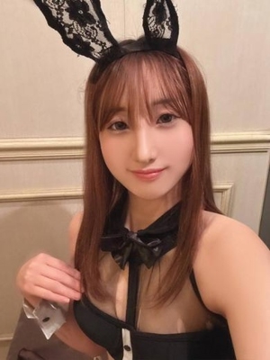 イチゴ♡18歳業界未経験バニー♡