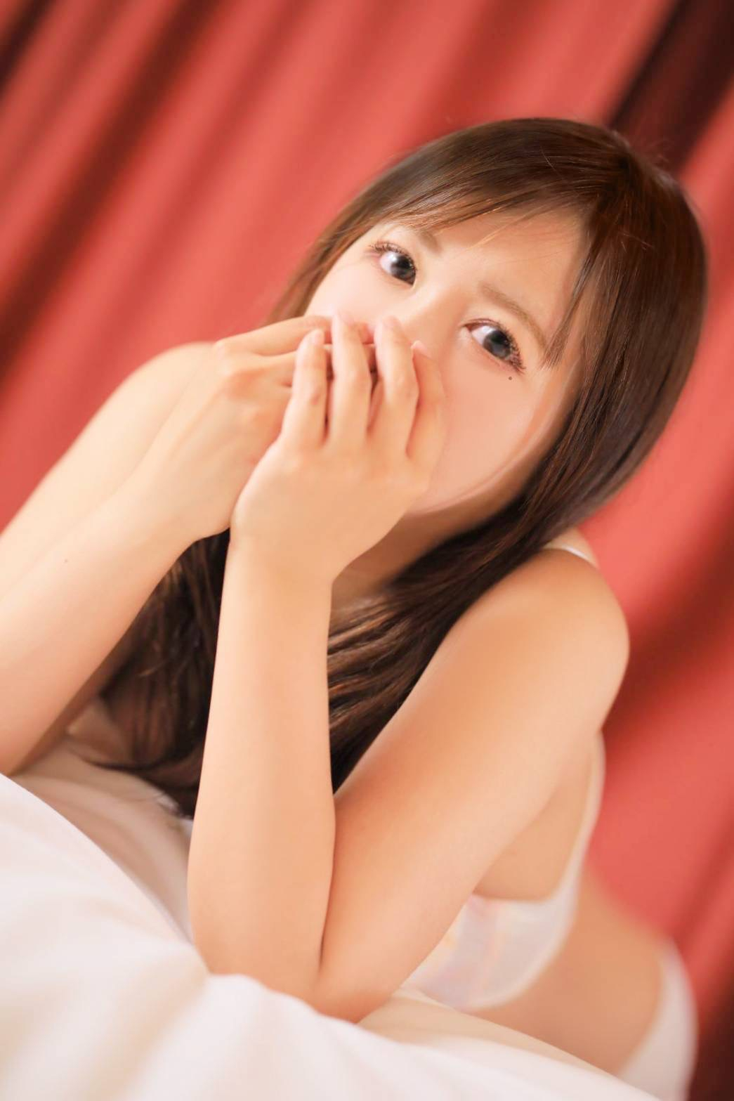 ゆな：業初新人